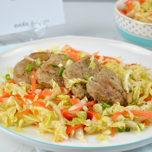 Médaillons de porc à la coréenne sur un lit de salade