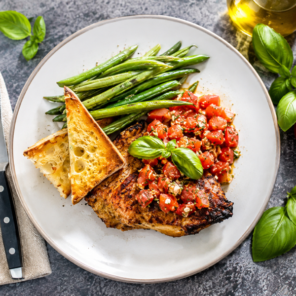 Poitrines de poulet balsamique avec bruschetta