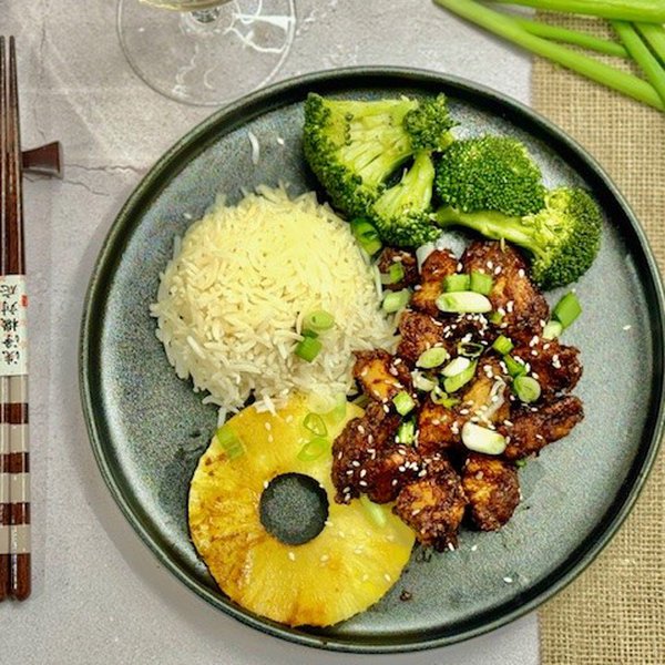 Poulet popcorn et ananas grillés