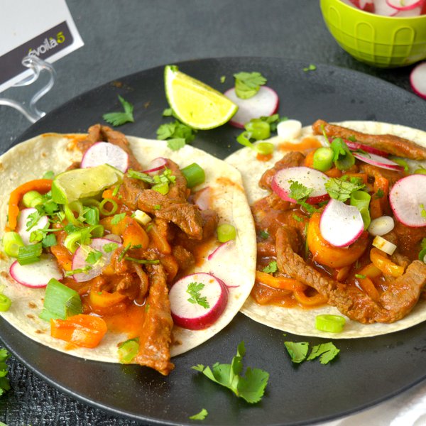 Mexican beef sirloin tacos and chipotle sauce