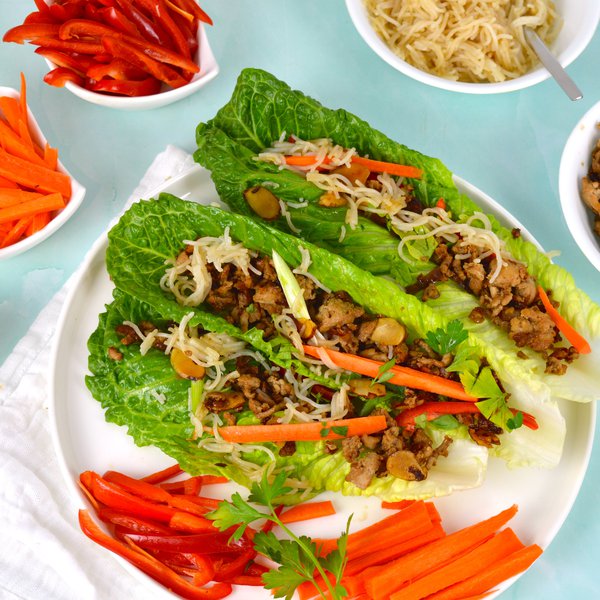 Wraps de laitue au poulet et aux amandes
